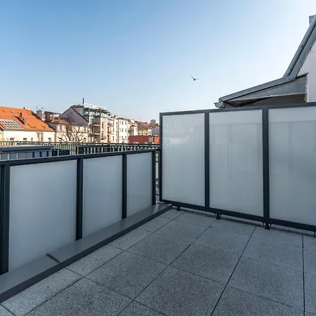Oomph Apartament