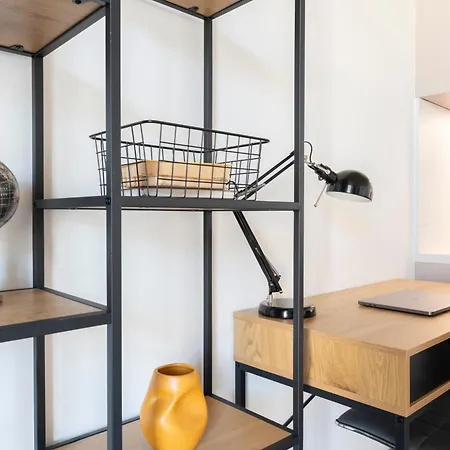 Oomph Apartament